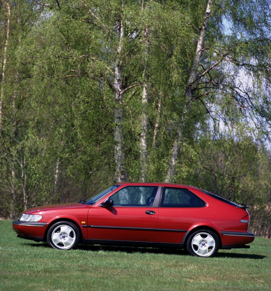  Saab 900 Coupe 1993 года  (фото 22 из 27)